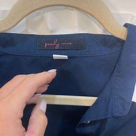 Pearly Vine Navy button-down with white details - Picture 2 of 4